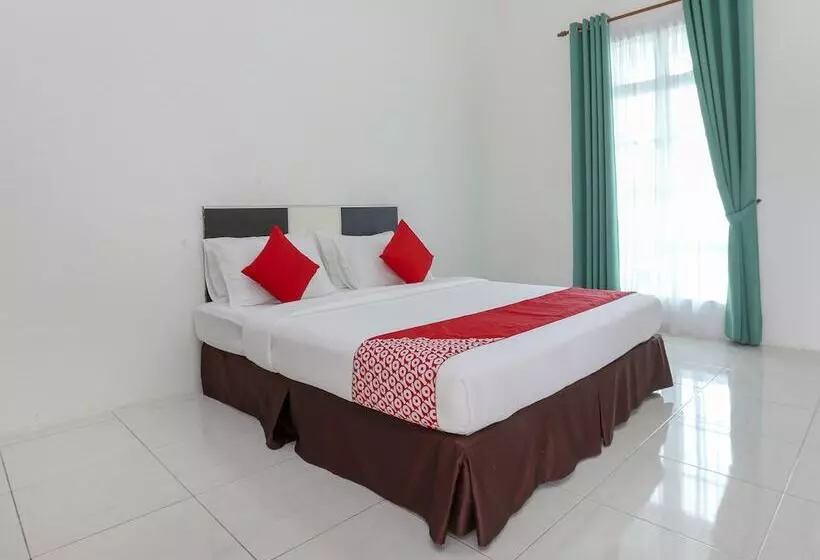 Hotelli Oyo 90135 Saujana Villa Cherok Paloh