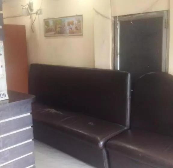 Hotelli Raj Airport