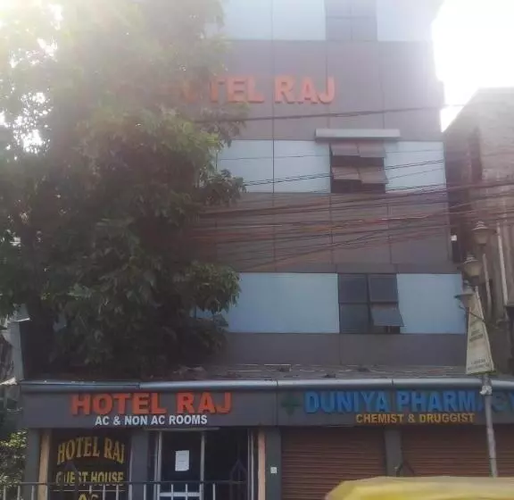 Hotelli Raj Airport