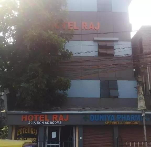Hotelli Raj Airport