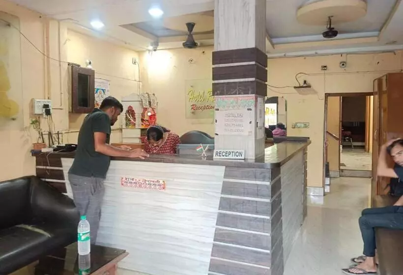 Hotelli Raj Airport