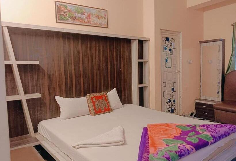 ホテル Raj Airport