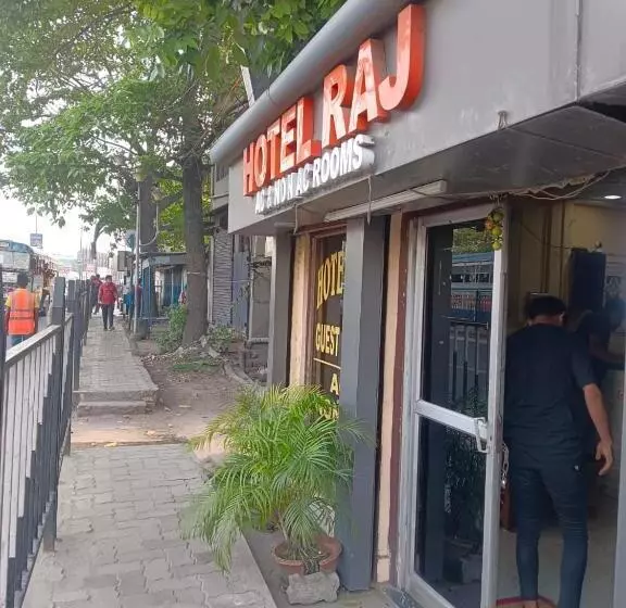 Hotelli Raj Airport