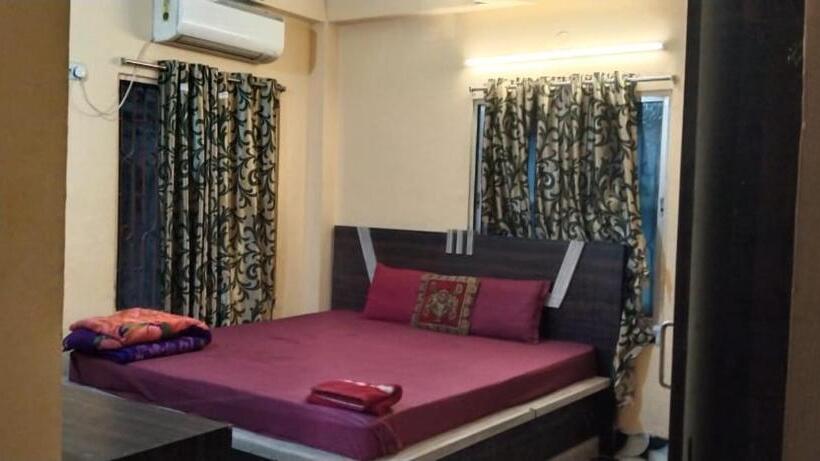 ホテル Raj Airport