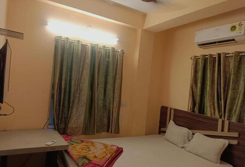 ホテル Raj Airport