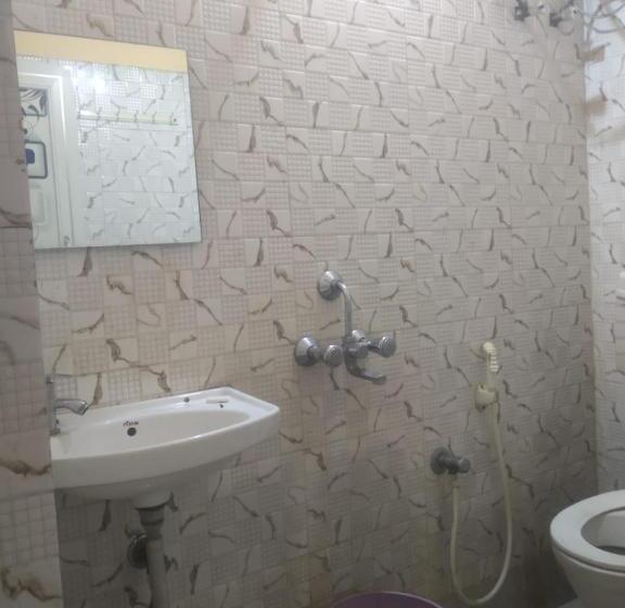 ホテル Raj Airport