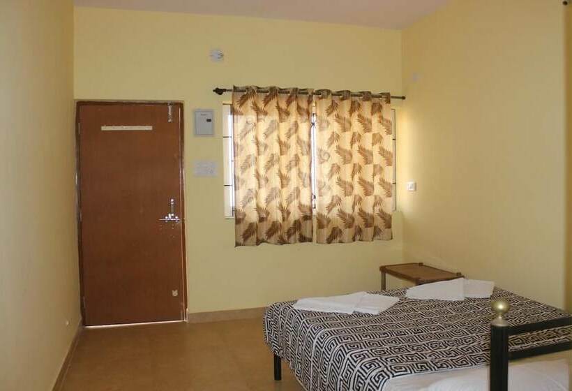 Hotel Room Maangta 323 Morjim Goa