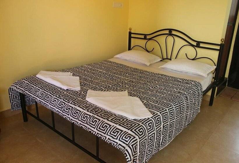 Hotel Room Maangta 323 Morjim Goa