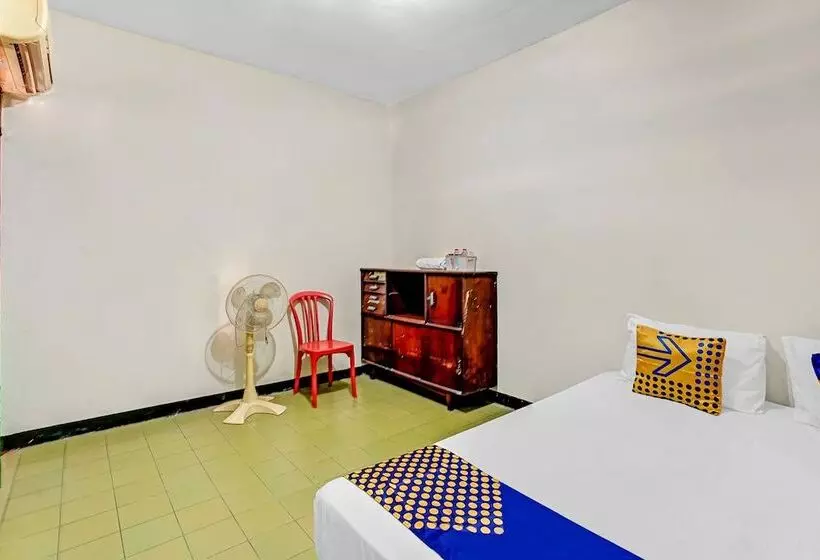 ホテル Spot On 90098 Anak Mama Guesthouse