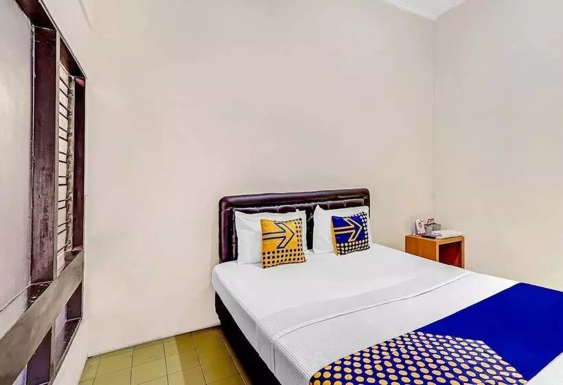 ホテル Spot On 90098 Anak Mama Guesthouse
