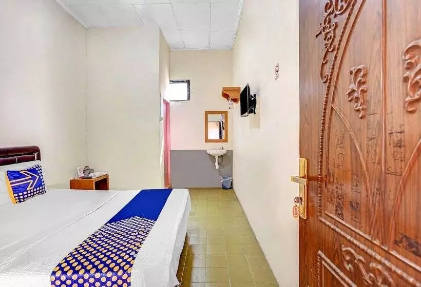 ホテル Spot On 90098 Anak Mama Guesthouse
