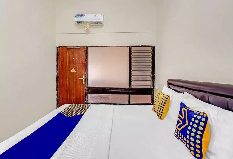 ホテル Spot On 90098 Anak Mama Guesthouse