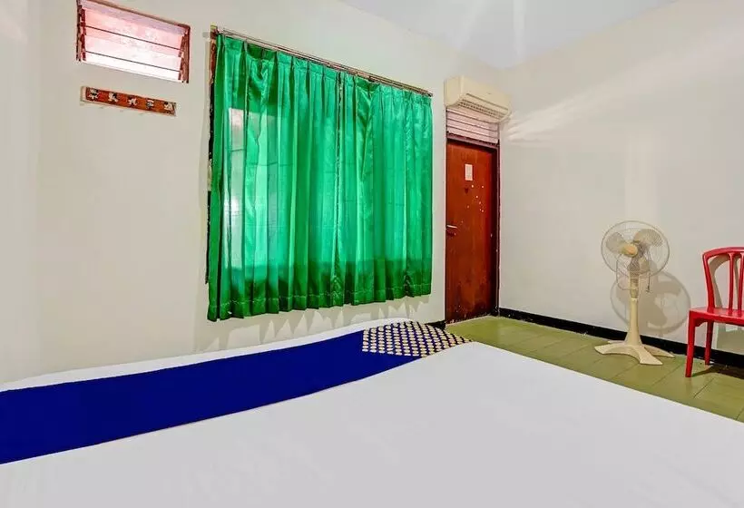 ホテル Spot On 90098 Anak Mama Guesthouse