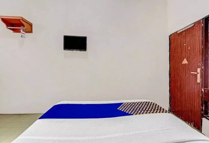 ホテル Spot On 90098 Anak Mama Guesthouse