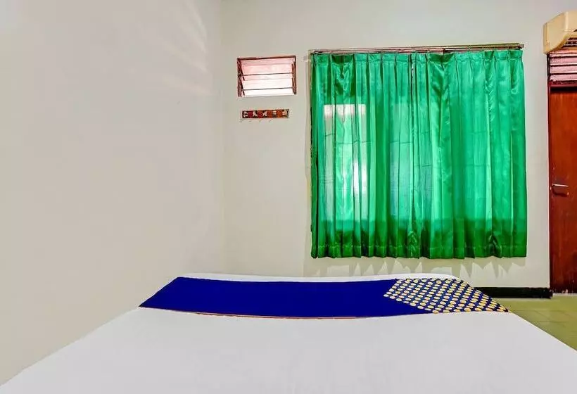 ホテル Spot On 90098 Anak Mama Guesthouse