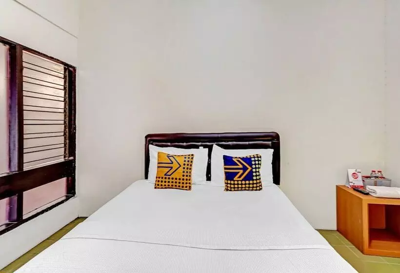 ホテル Spot On 90098 Anak Mama Guesthouse