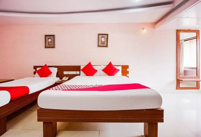 Oyo 737 Hotel Manny S Palace