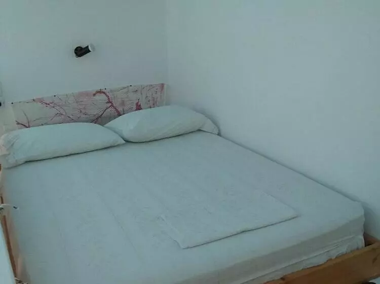 Pension (Hôtel basse catégorie) Popi Studios