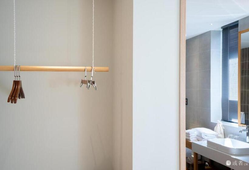 تختخواب و صبحانه Or Inn