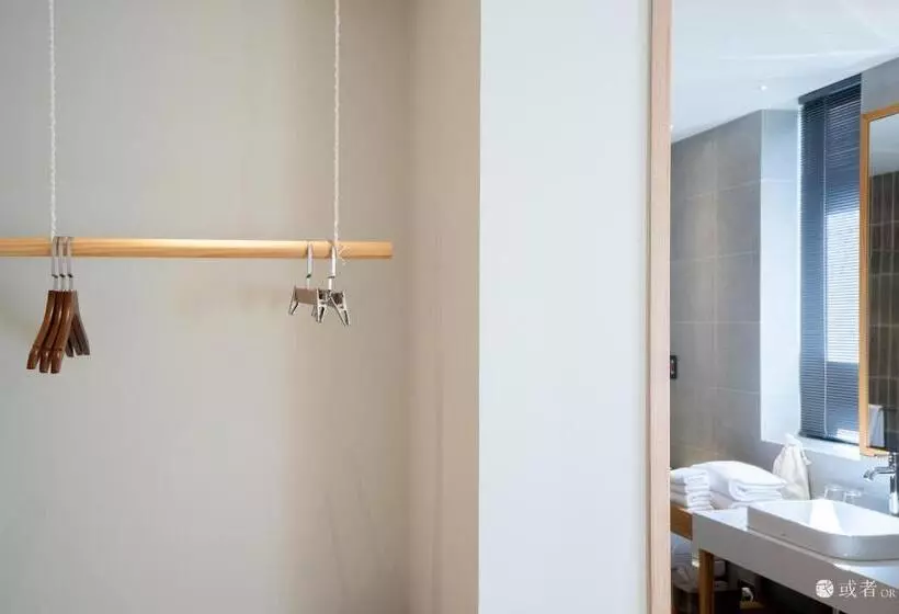 تختخواب و صبحانه Or Inn