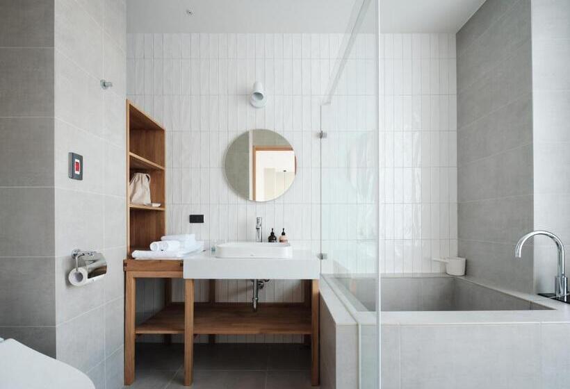 تختخواب و صبحانه Or Inn