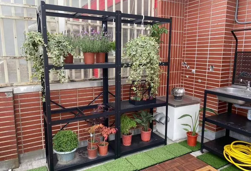 تختخواب و صبحانه Or Inn