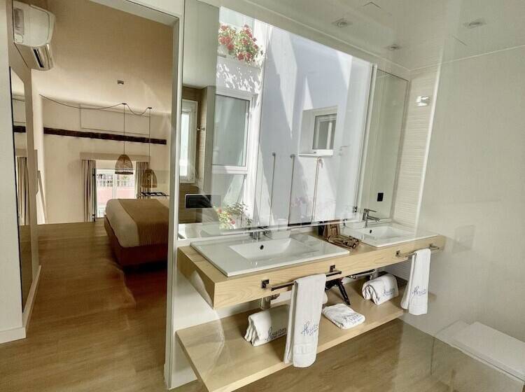 هتل Emblemático Hi Suites