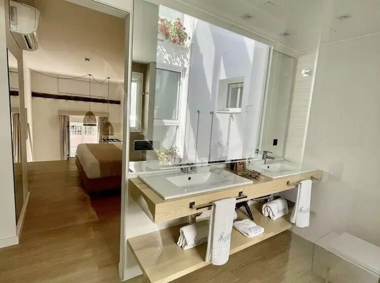 هتل Emblemático Hi Suites