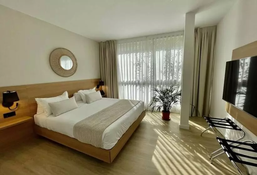 هتل Emblemático Hi Suites