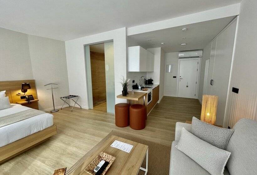 هتل Emblemático Hi Suites