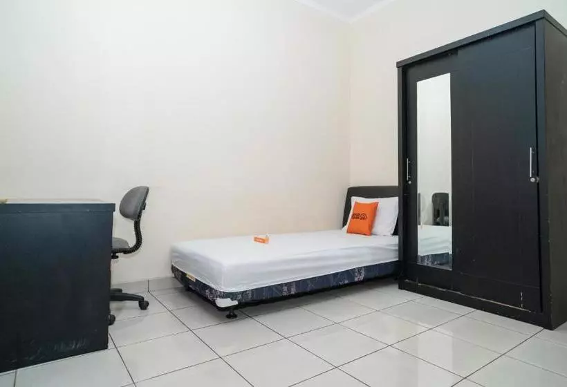 Hotel Koolkost @ Anggrek Residence Serpong