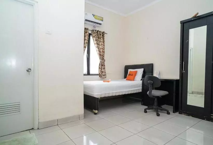 Hotel Koolkost @ Anggrek Residence Serpong