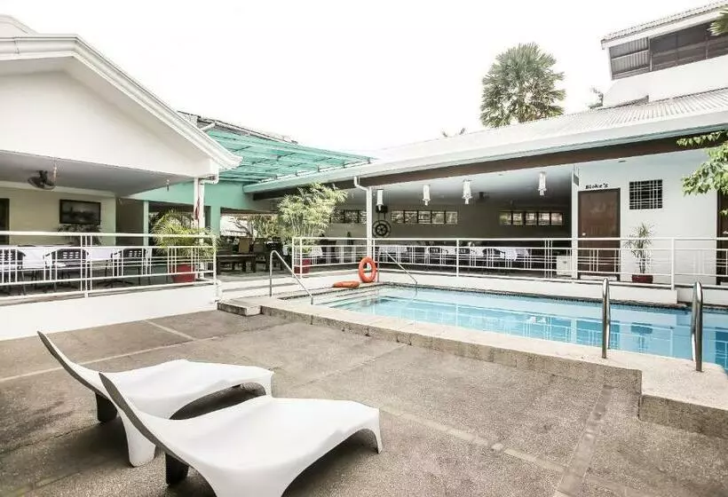 ホテル Oyo 245 Patio Inn