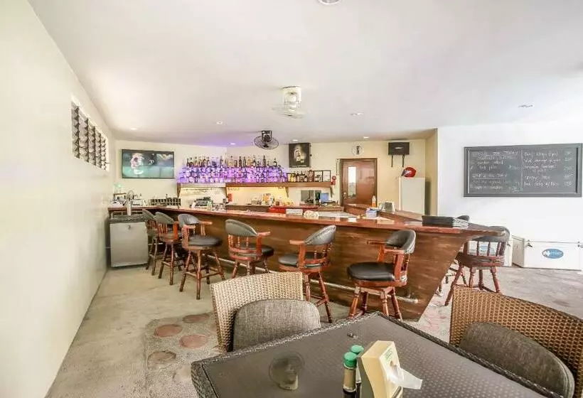 ホテル Oyo 245 Patio Inn