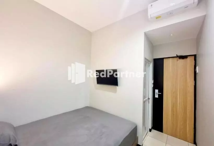 ホテル Pandawa Guest House At Ngaliyan Square Mitra Reddoorz