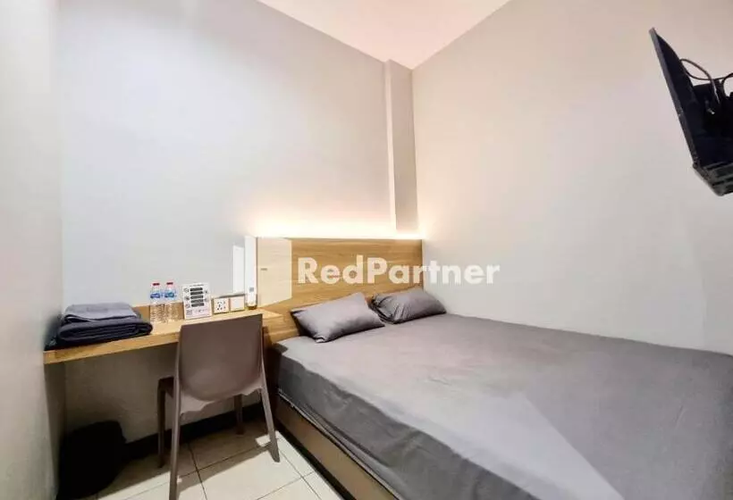 ホテル Pandawa Guest House At Ngaliyan Square Mitra Reddoorz