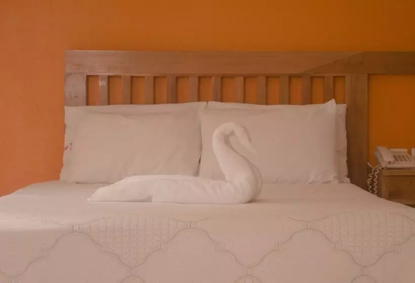 ホテル Suites Ejecutivas Los Arcos