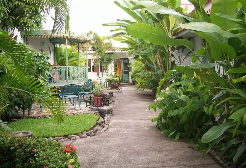 ホテル Suites Ejecutivas Los Arcos