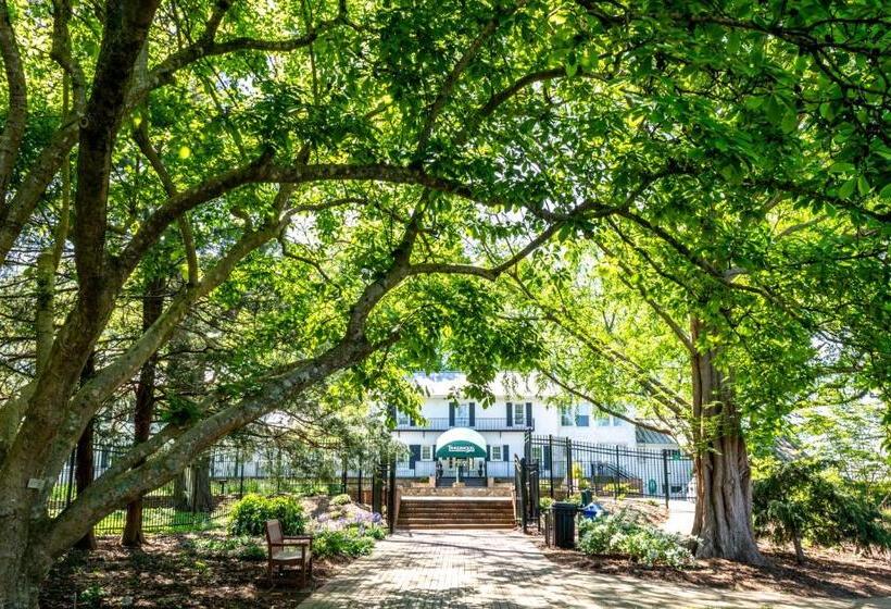 Providence Manor House Bed & Breakfast