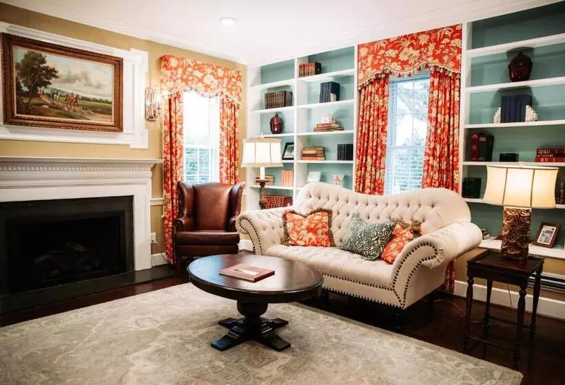 Providence Manor House Bed & Breakfast
