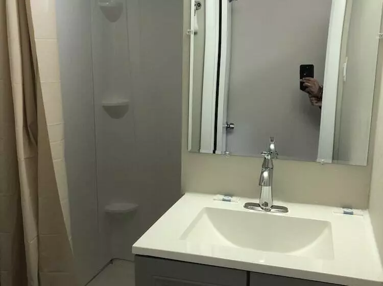 Trolley Stop Motel, Media ,near Phl Airport Pa