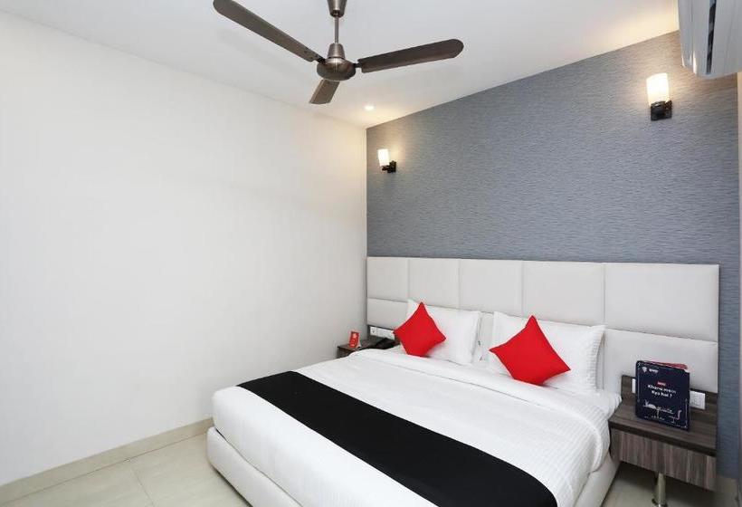 בית מלון כפרי Capital O46294 K K Residency