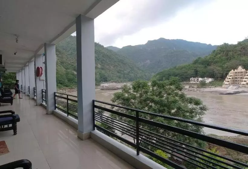 هتل H7 Stay On The Ganges, Yoga & Spa Resort, Rishikesh