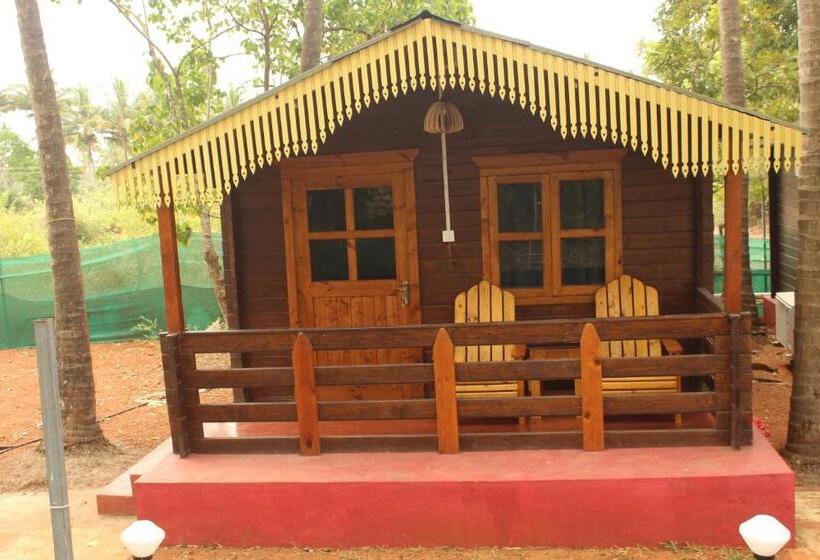 Отель Lotusfeet Beach Resort Morjim