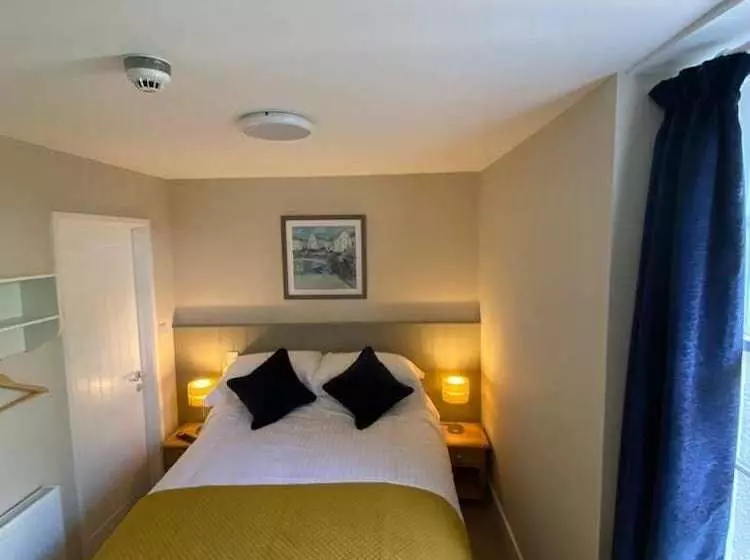 Hotelli The George Inn