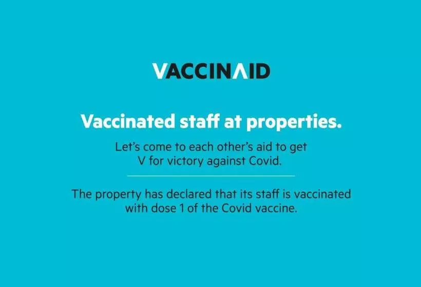 Hotelli Vaccinated Staff  Capital O75964 The Royel Center