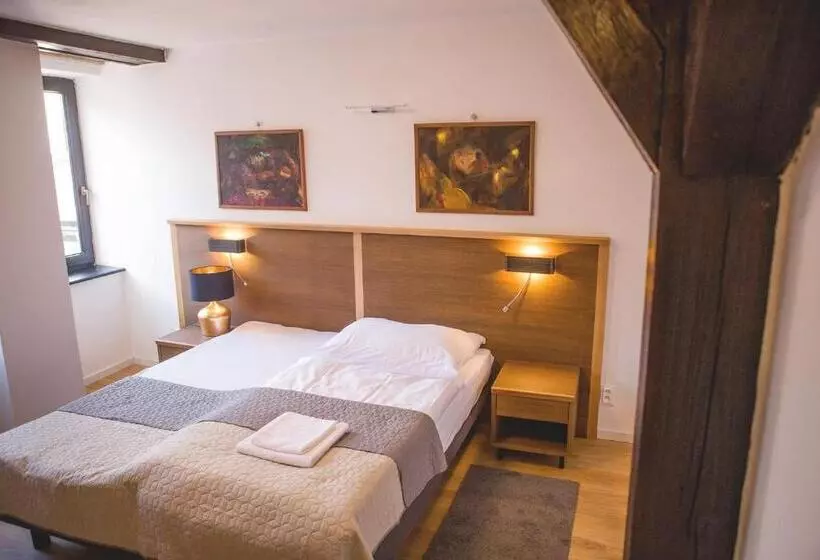 ペンション Penzión átrium