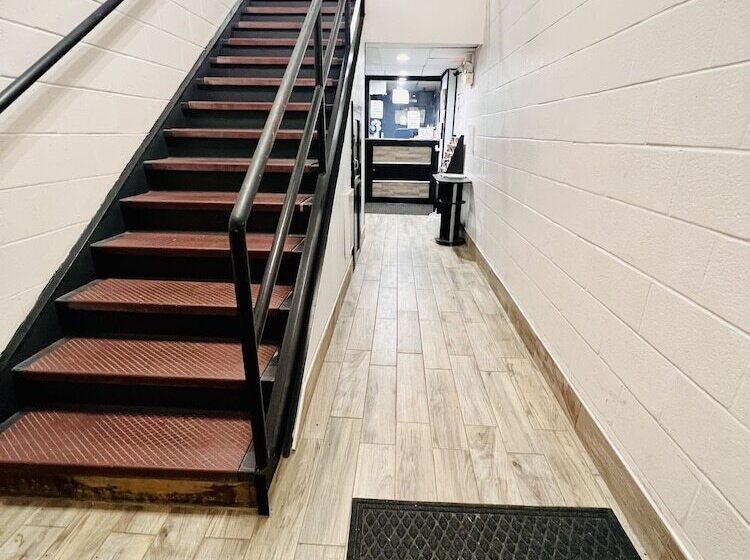 فندق Budget Inn Bath