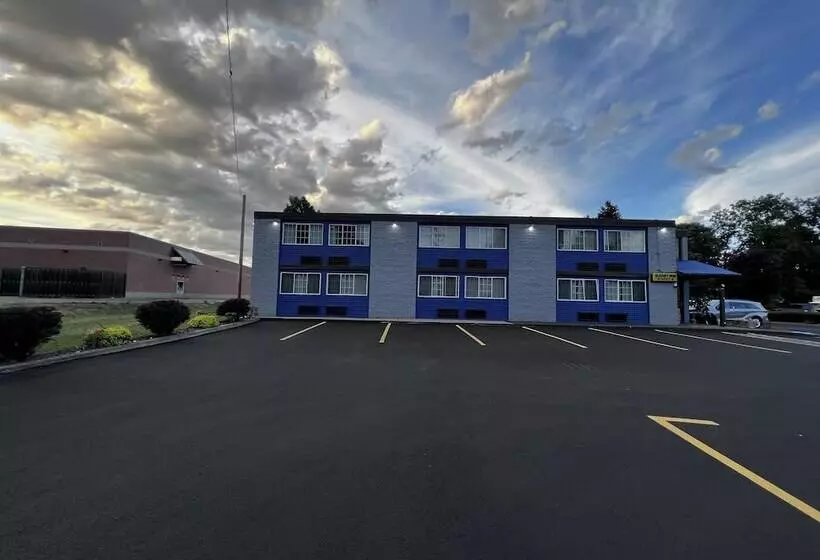 בית מלון כפרי Budget Inn Bath