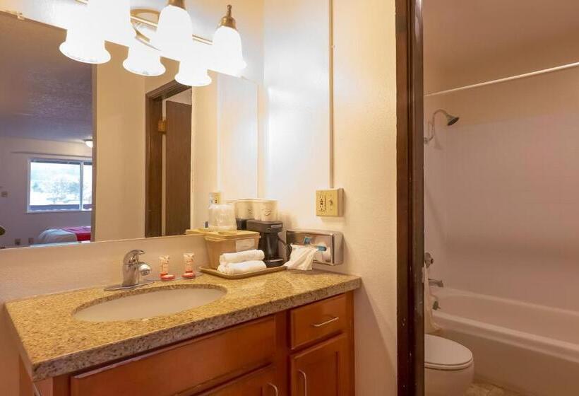 Otel Chehalis I5 South